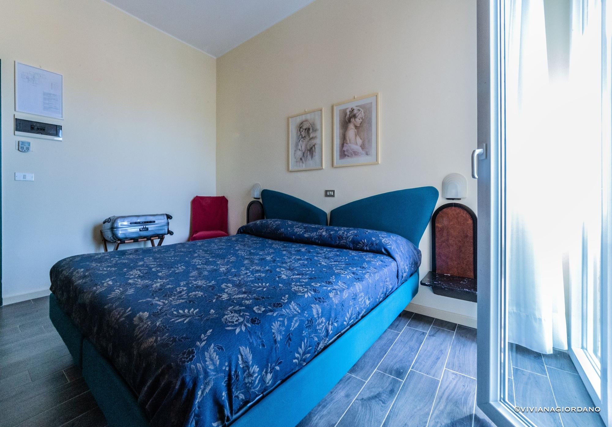 Hotel River Fronte Mare Con Piscina Rimini