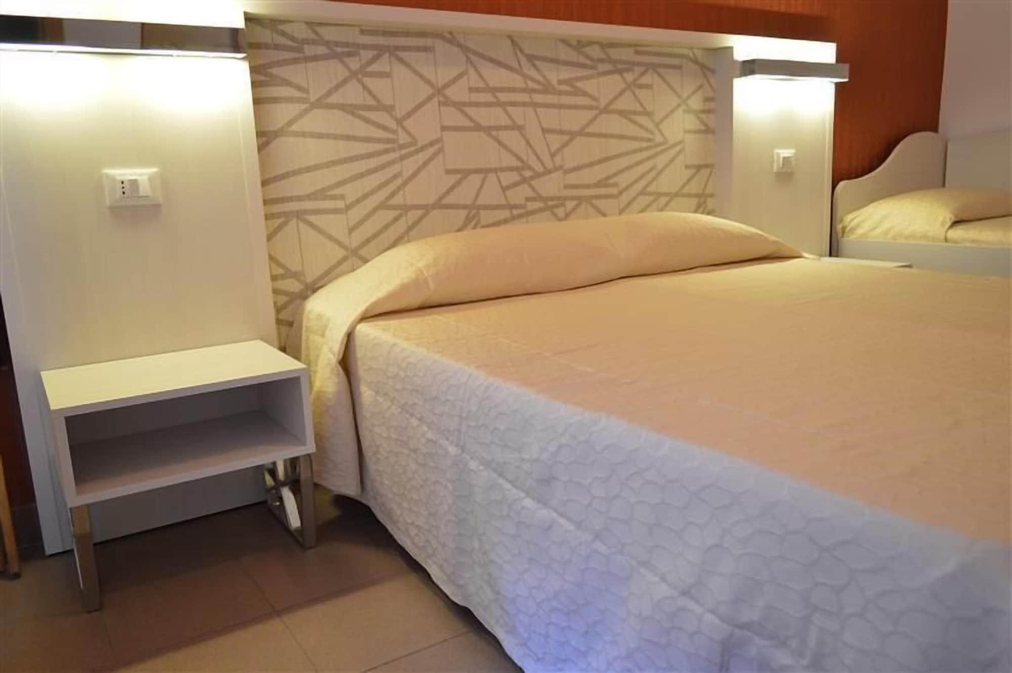 Paola Hotel 3*