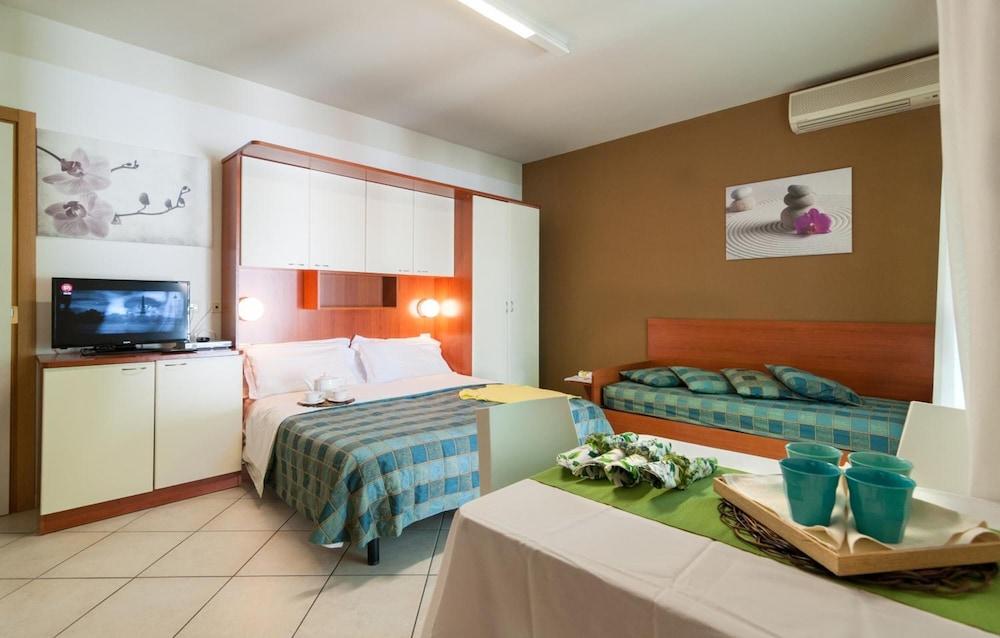 Aparthotel Riviera 2*