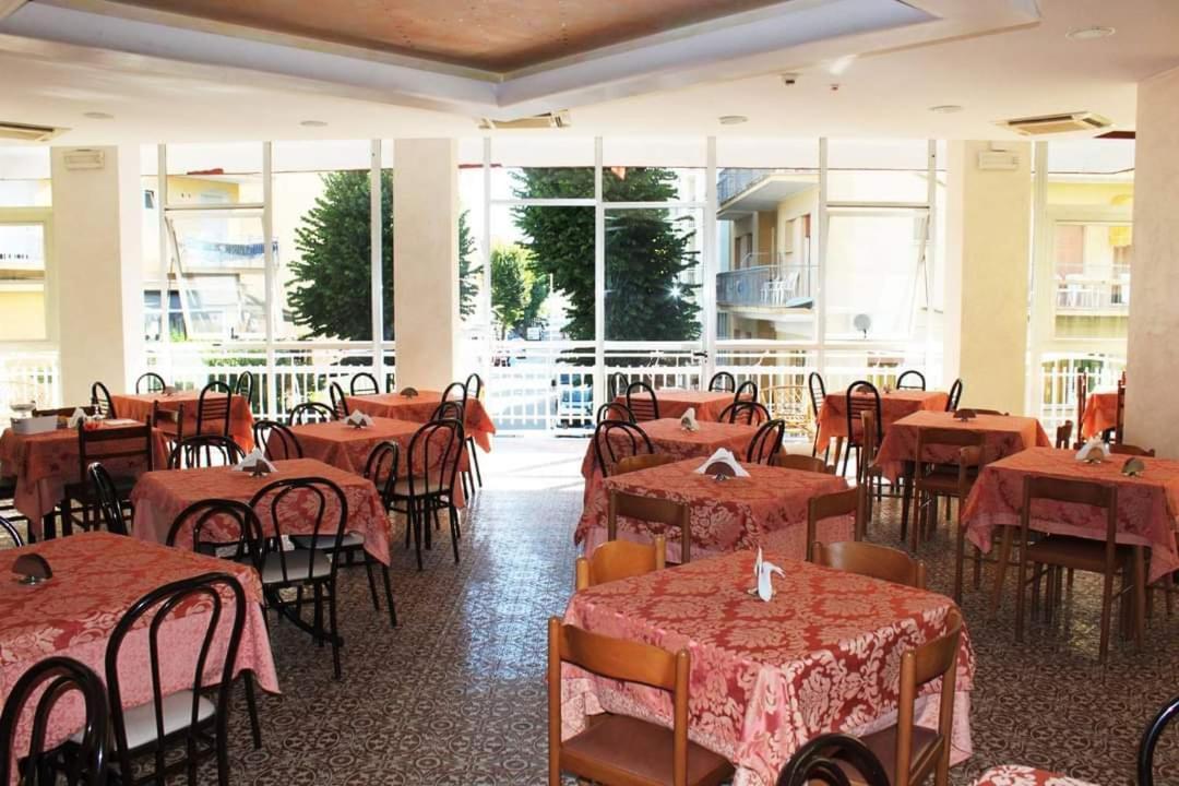 Hotel Fellini Rimini