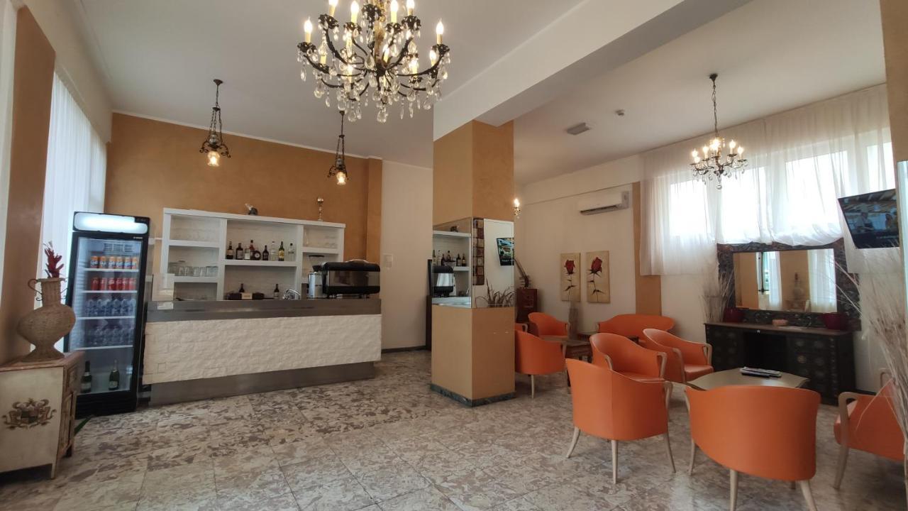Hotel Corona
