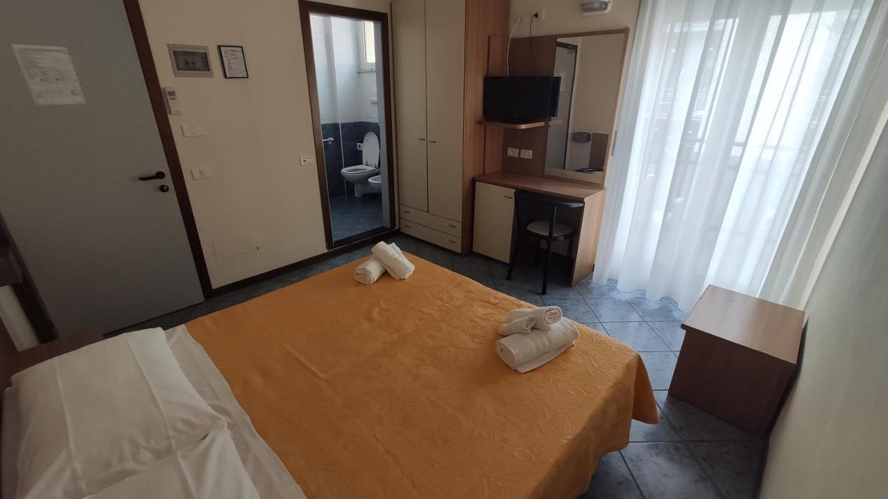 Hotel Corona 3* Rimini