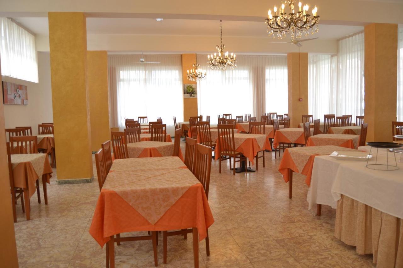 Hotel Corona