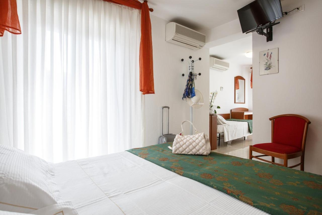 Hotel Ada 3*