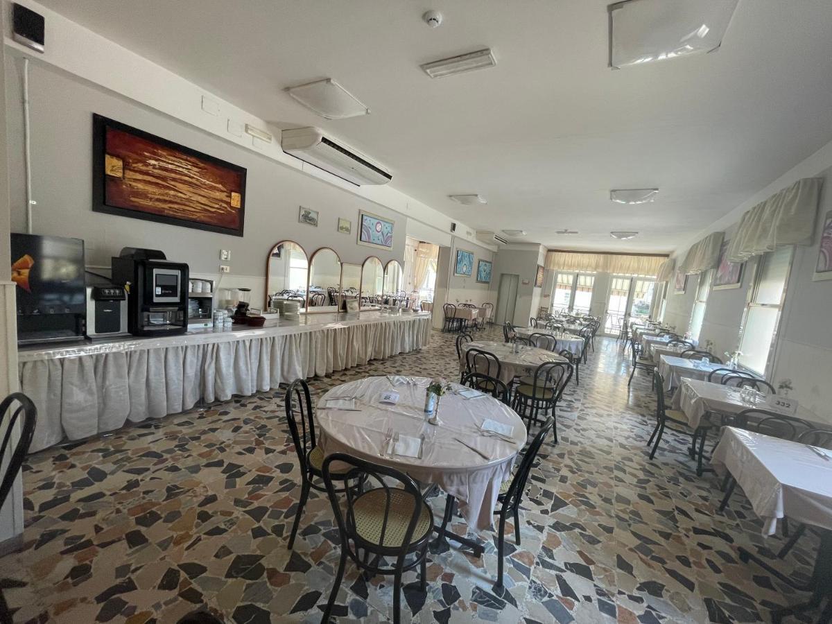 Hotel Moroni