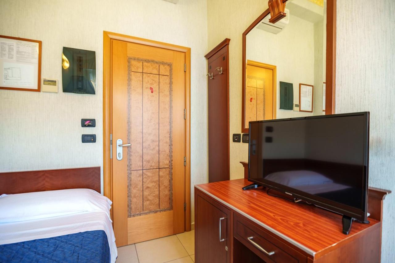 Rex Hotel