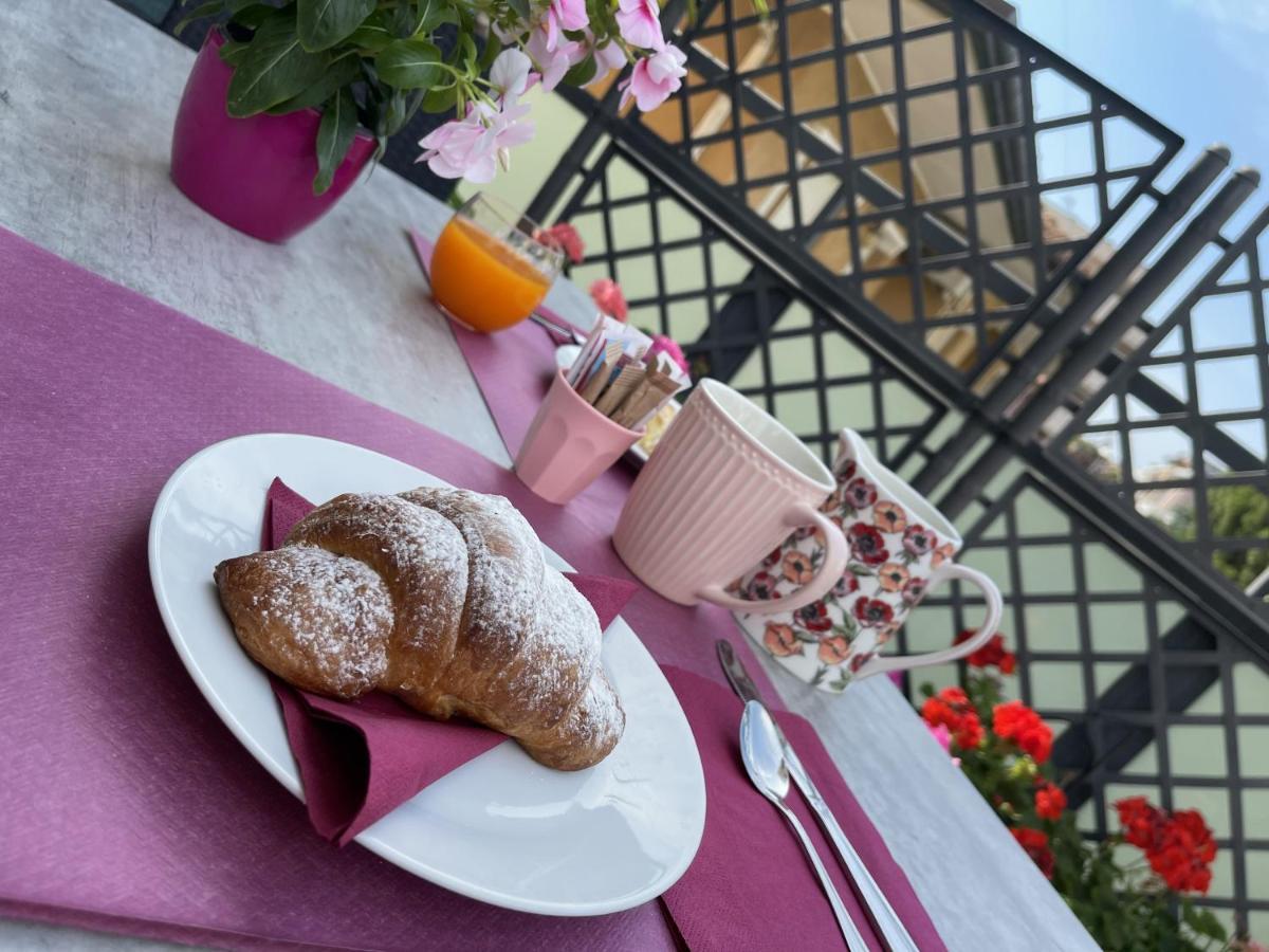 Liana Hotel 3*