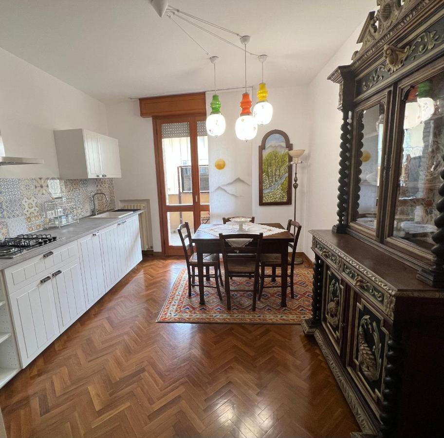 La Maison - *