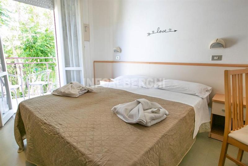 Paradiso Hotel 2*