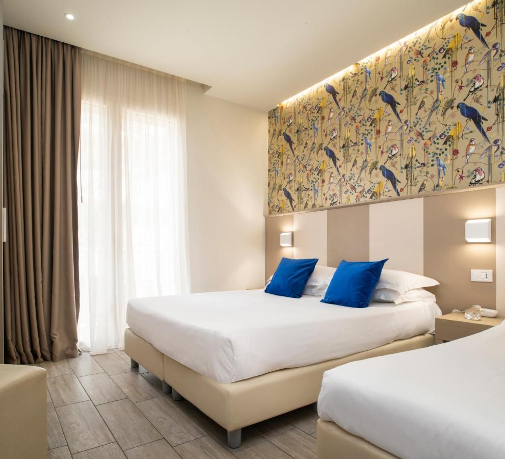 Hotel L'hotel 3*