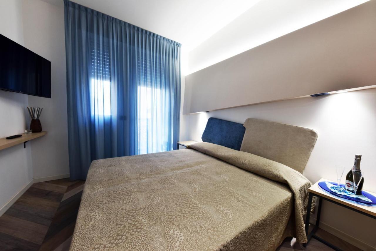 Color Hotel