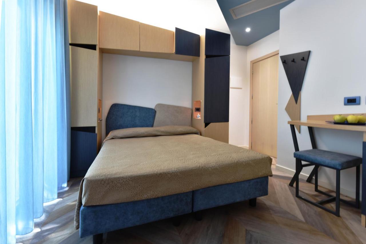 Color Hotel