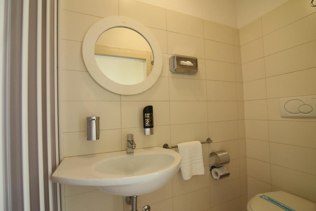 Miriam Hotel