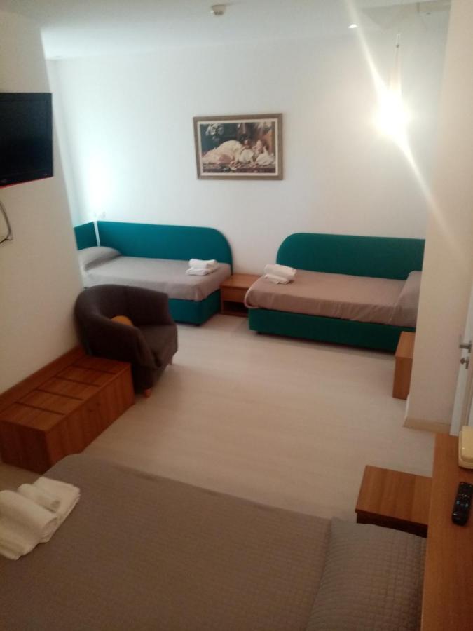 Ribot Hotel 3*