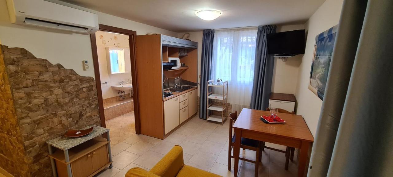 Aparthotel La 3*