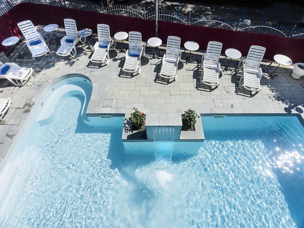 Bikini Hotel