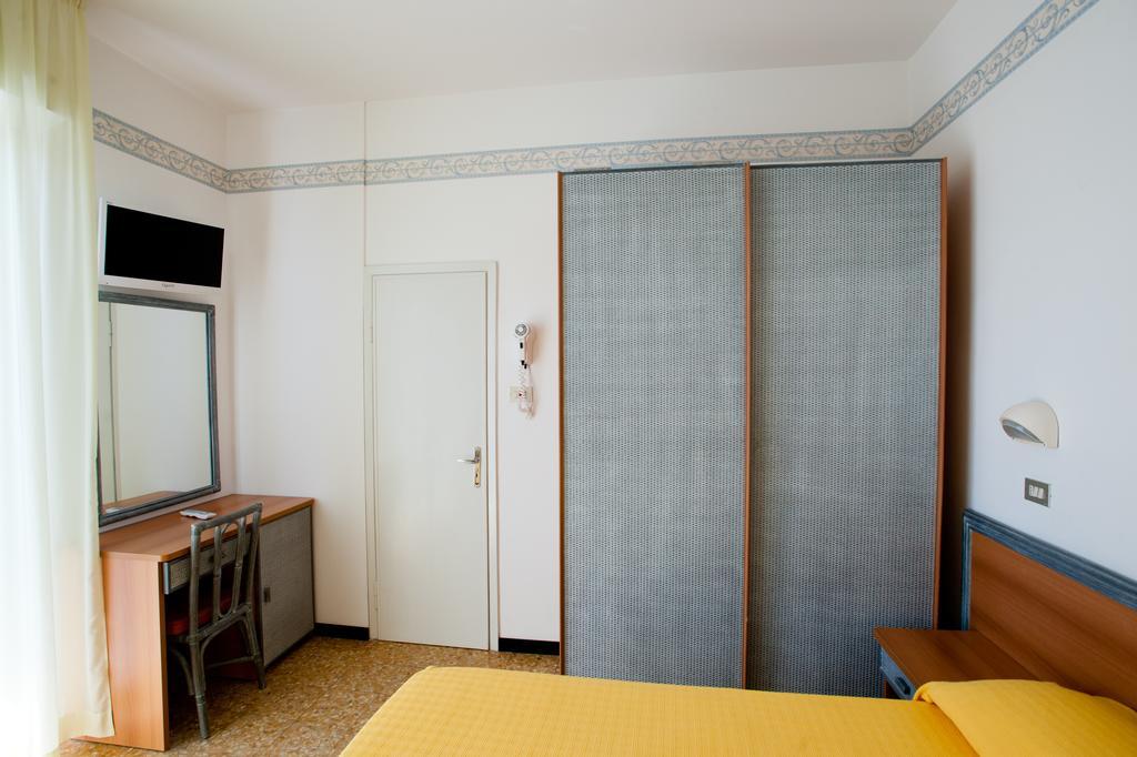 Mauri Hotel 2*