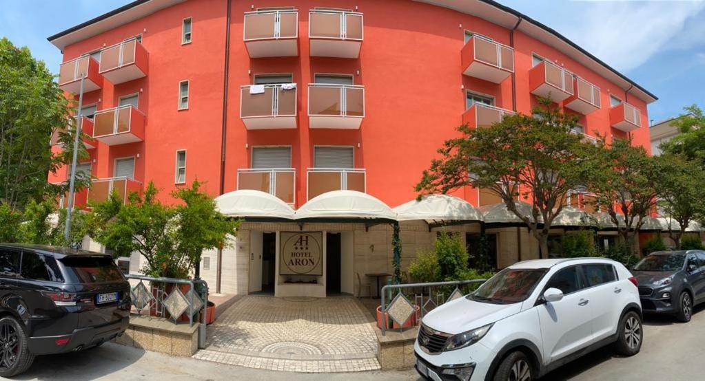Hotel Aron 3*