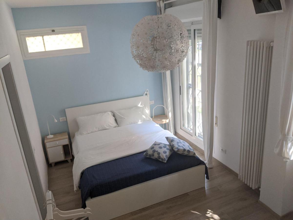 Una Casina Blu Sulla Spiaggia Viserba Apartment