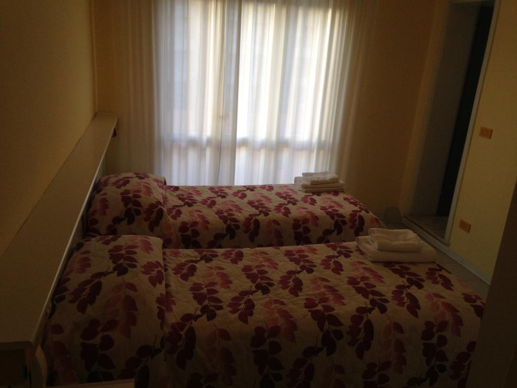 Aron Hotel