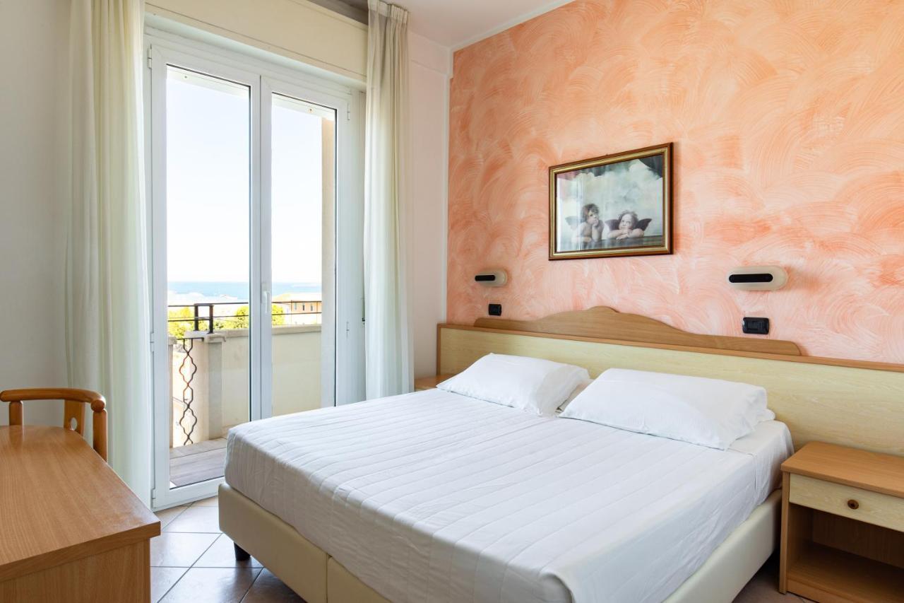 Hotel Palos 3*