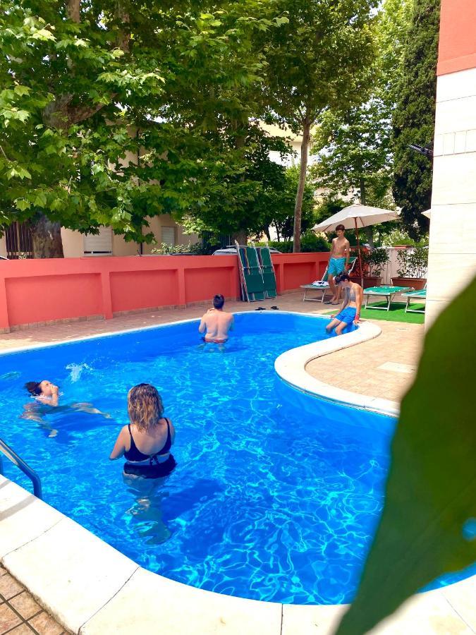 Hotel Aron 3*