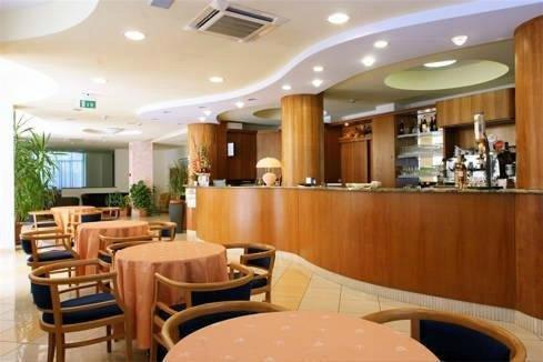 Hotel Ribot 3*