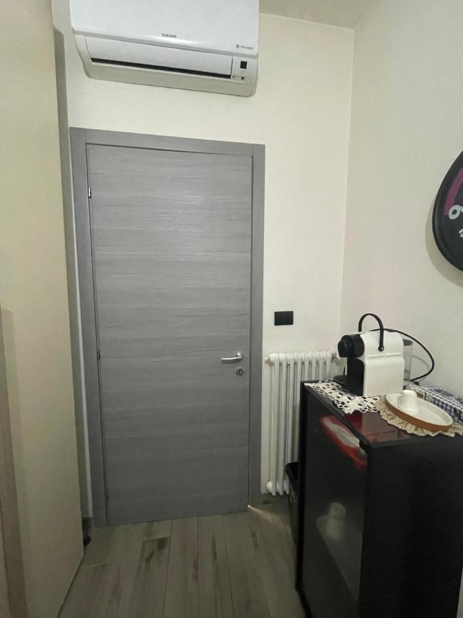 Apartment Blink