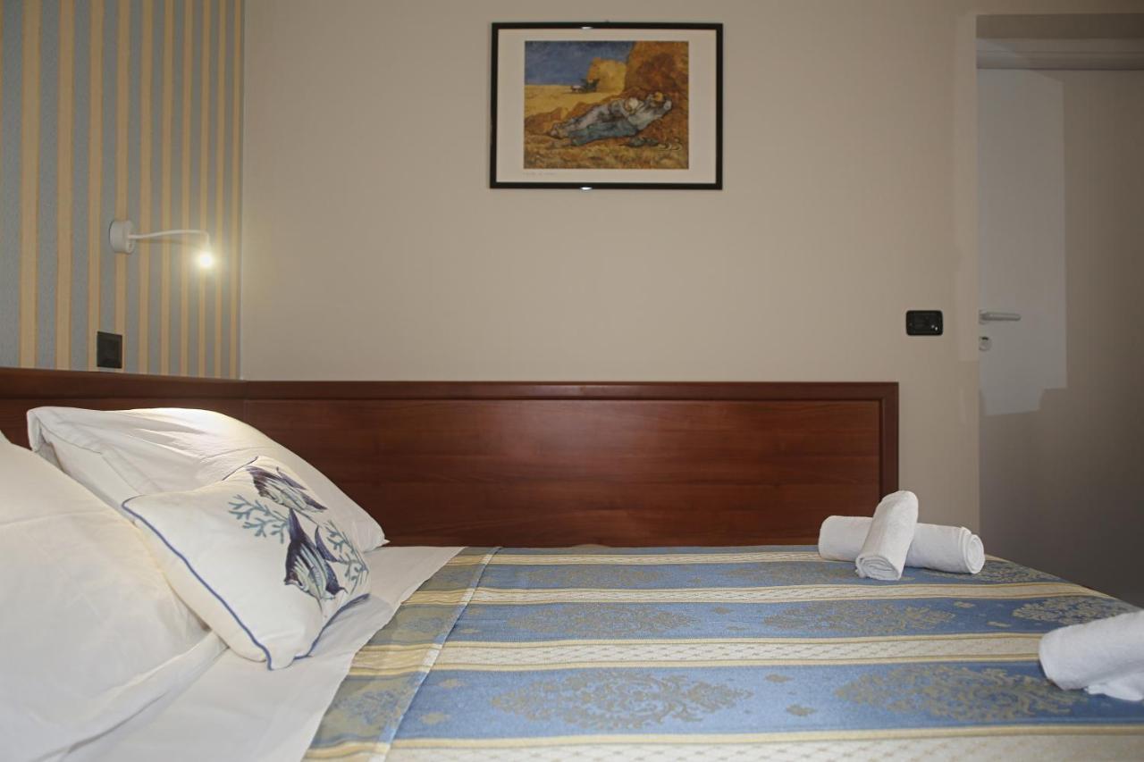 Dear Hotel 3*