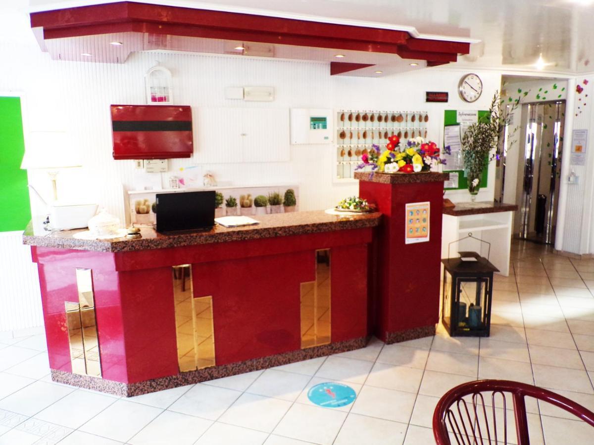 Crystal Hotel 3*
