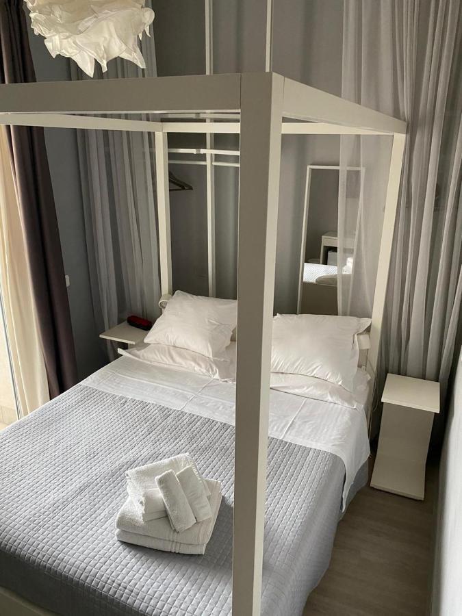 Aquila Hotel 2*