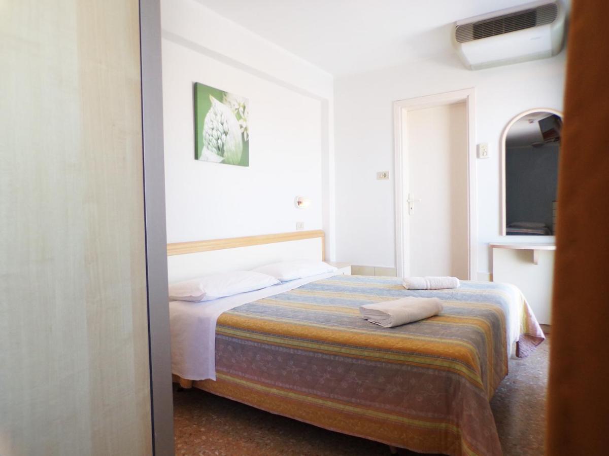Crystal Hotel 3*