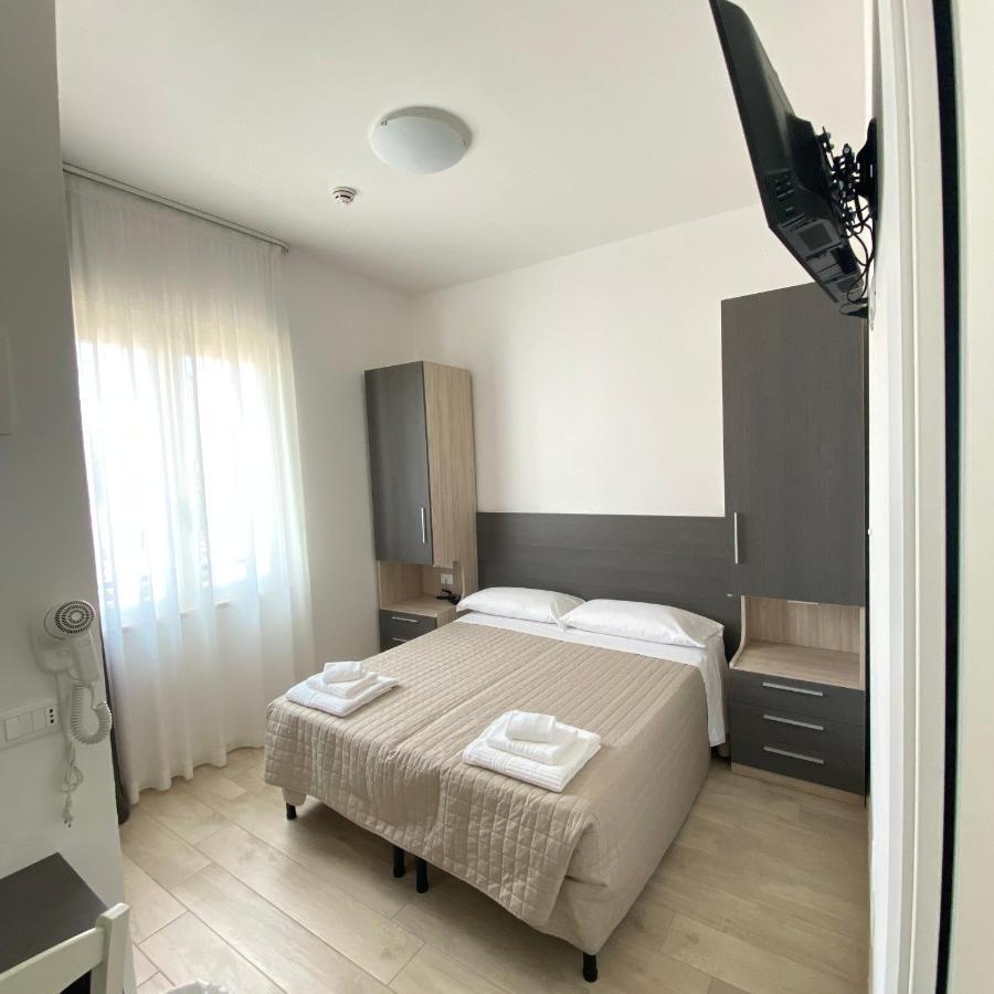 Bed And Book 2*