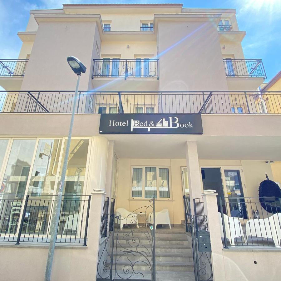 Bed And Book Hotel 2*
