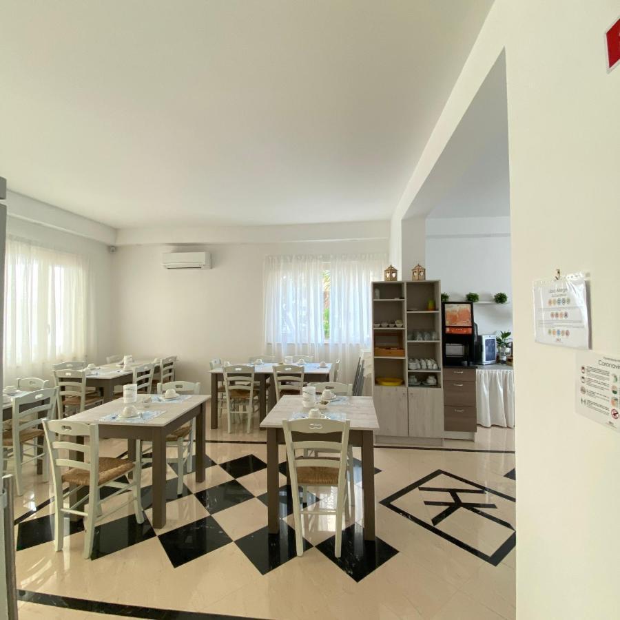 Bed And Book Hotel 2*
