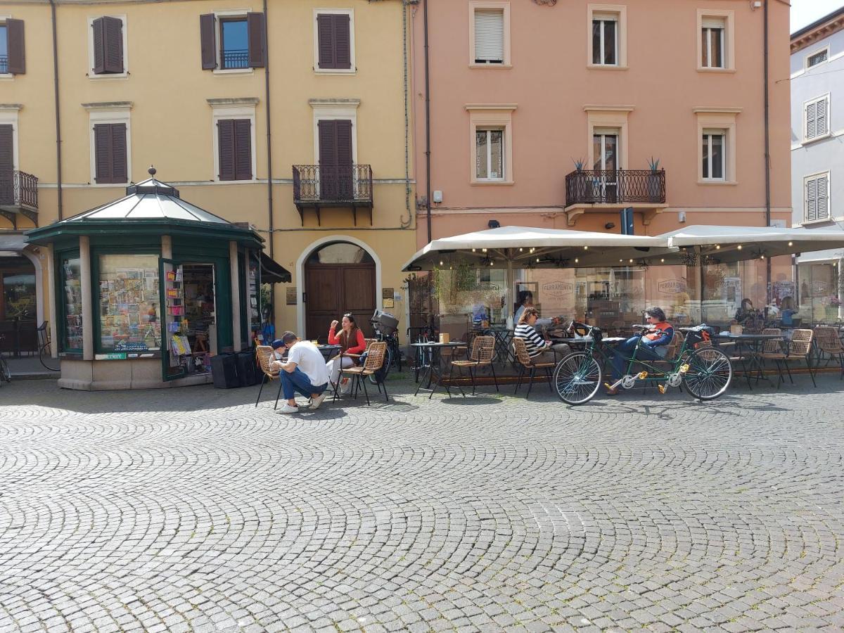 In Piazza Cavour Centro Storico Apartment