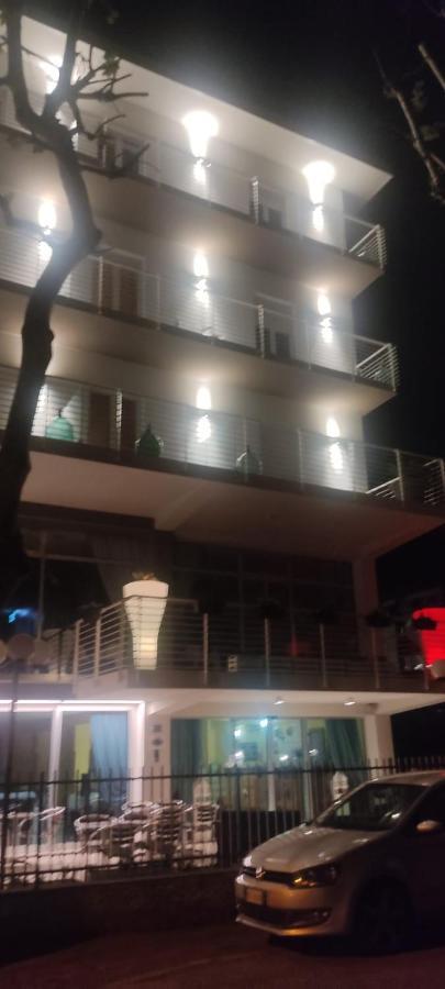 Half Moon Airport Restaurant 3*