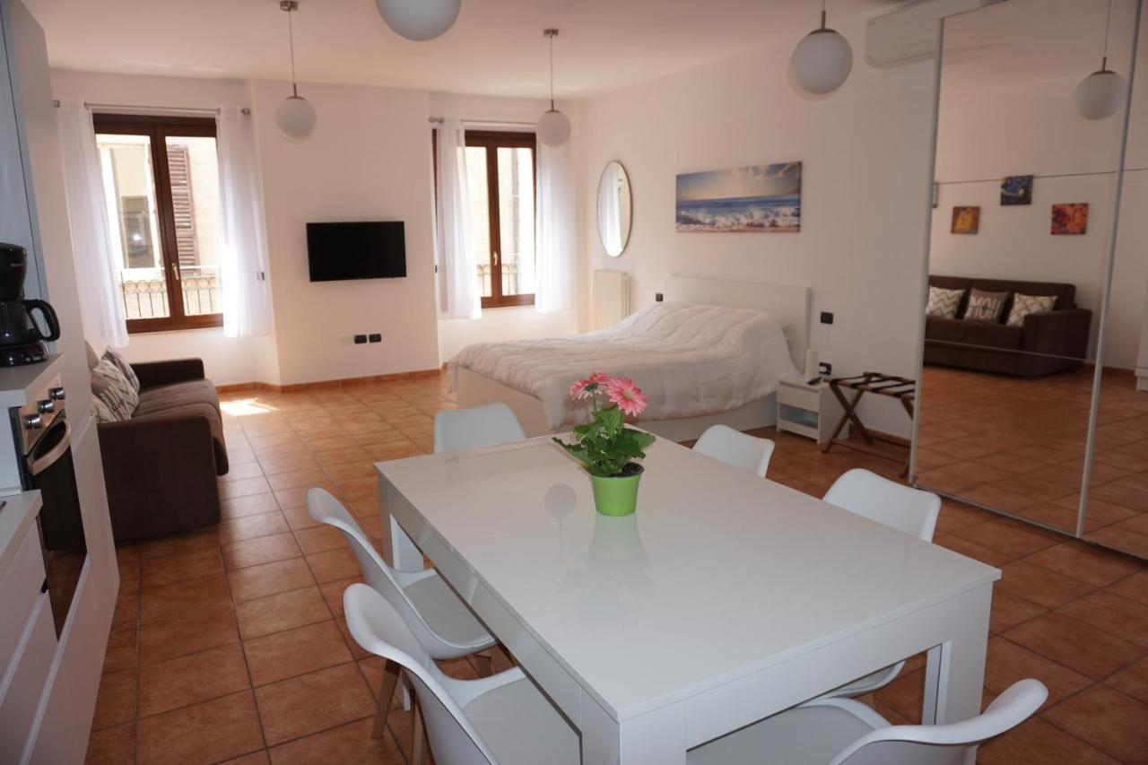 In Piazza Cavour Centro Storico Apartment Rimini