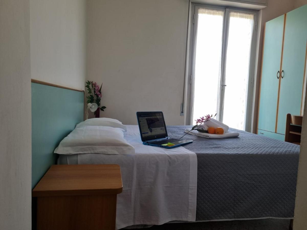 Luna Rossa Basic Hotel