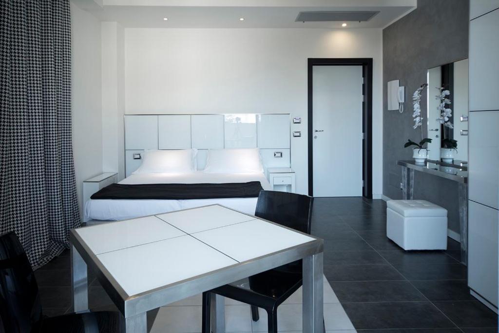 Atmosphere Hotel 4*