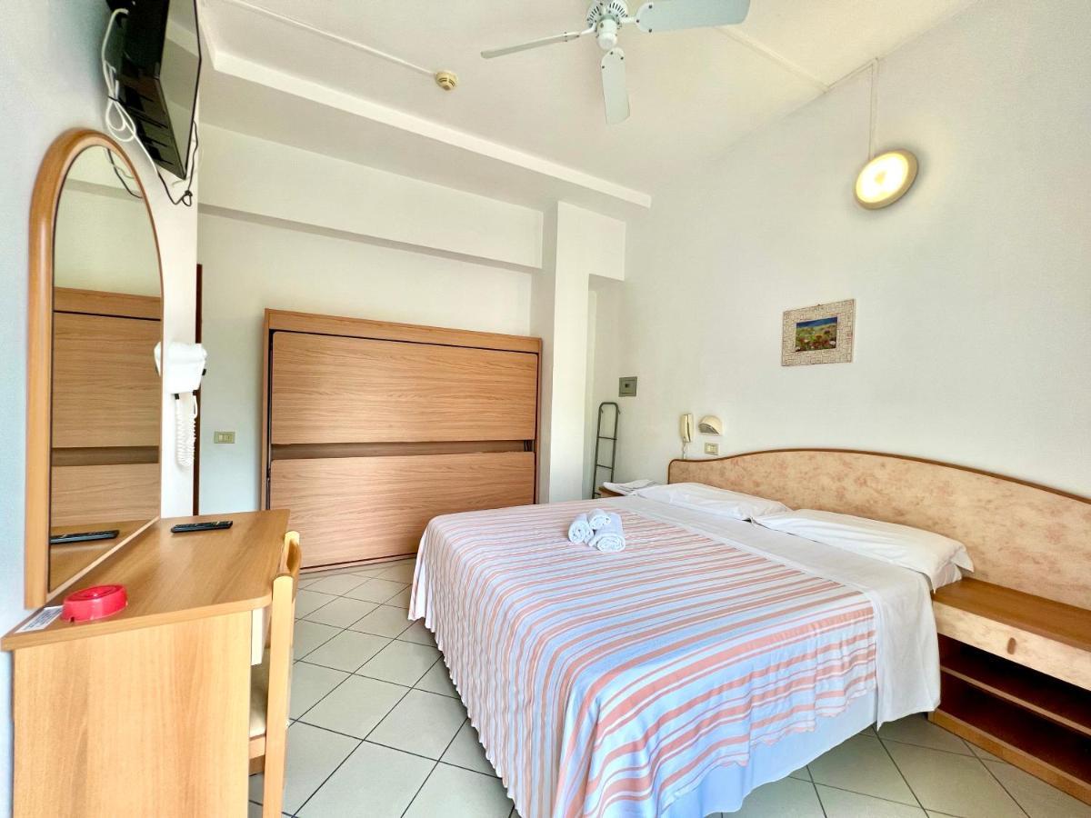 Ca D'oro Hotel 2*