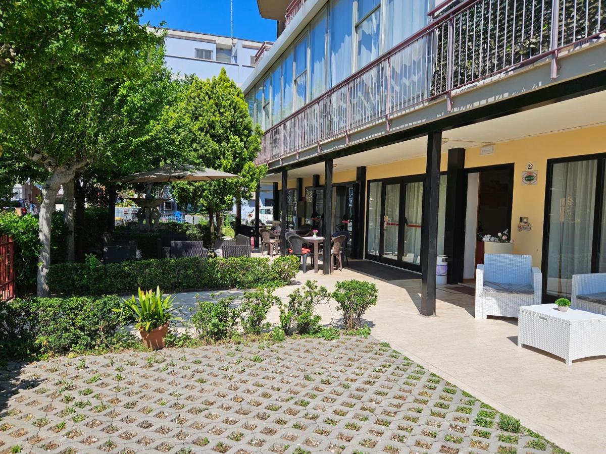 Paradiso Hotel 2*