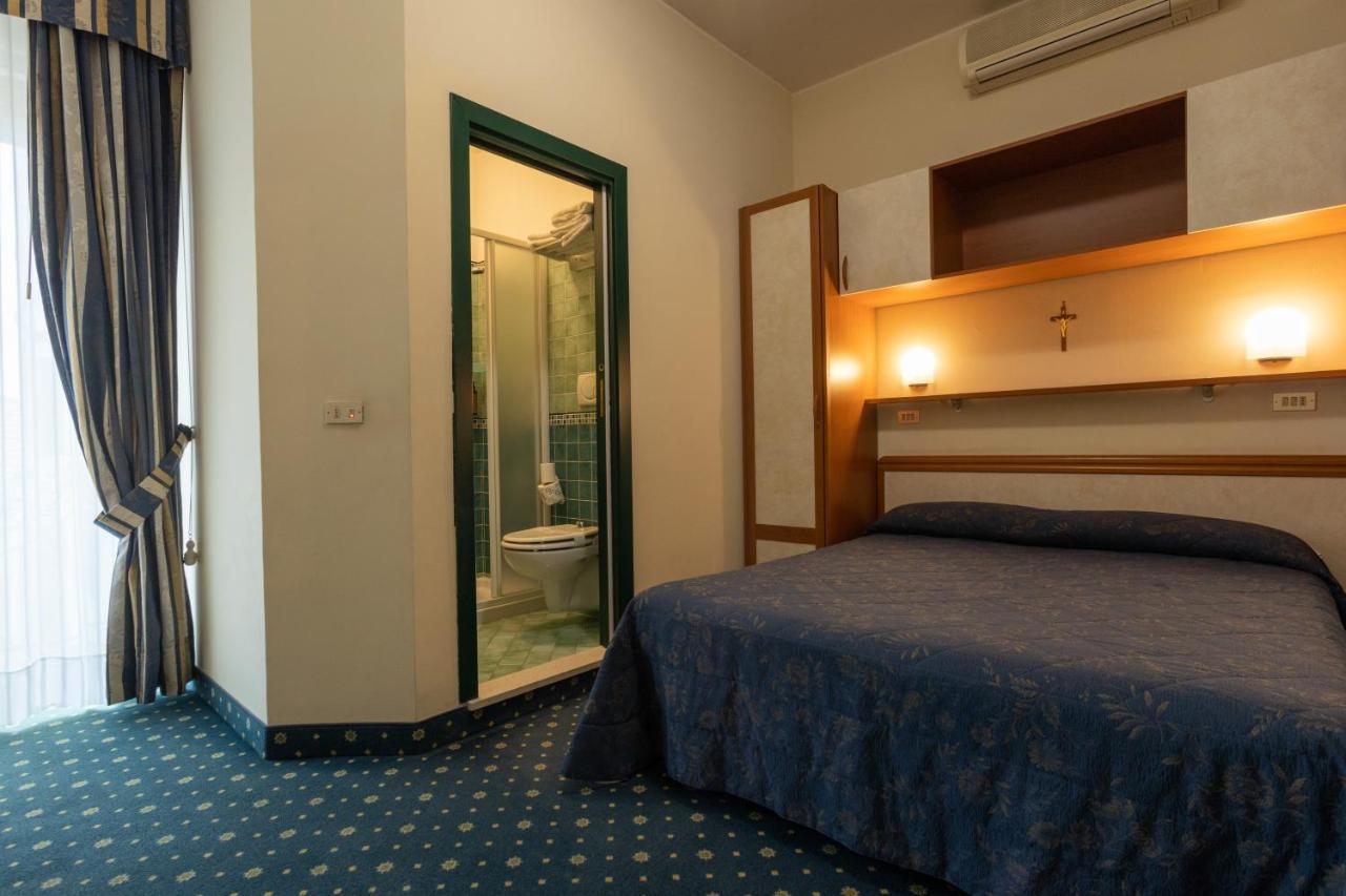 River Fronte Mare Con Piscina Hotel 3*
