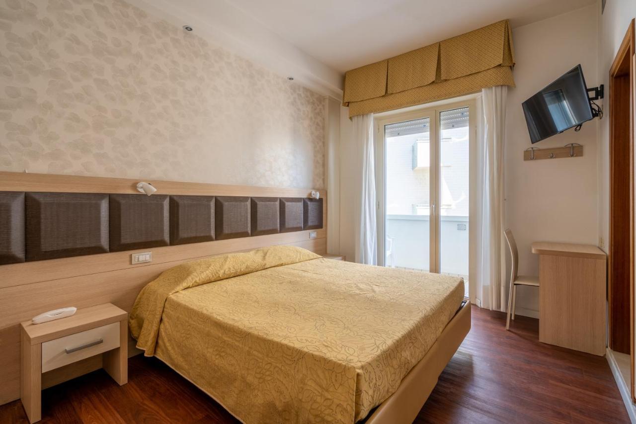 Astor Hotel 3*