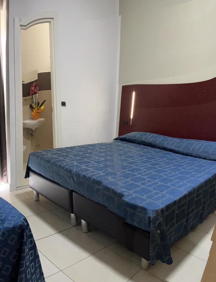 Fellini Hotel 3*