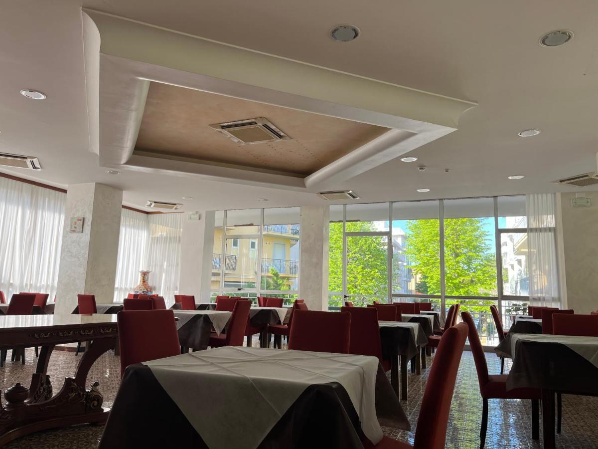 Fellini 3* Rimini