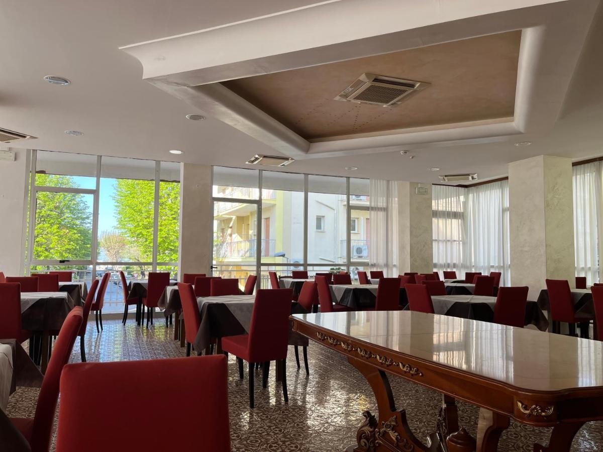 Hotel Fellini