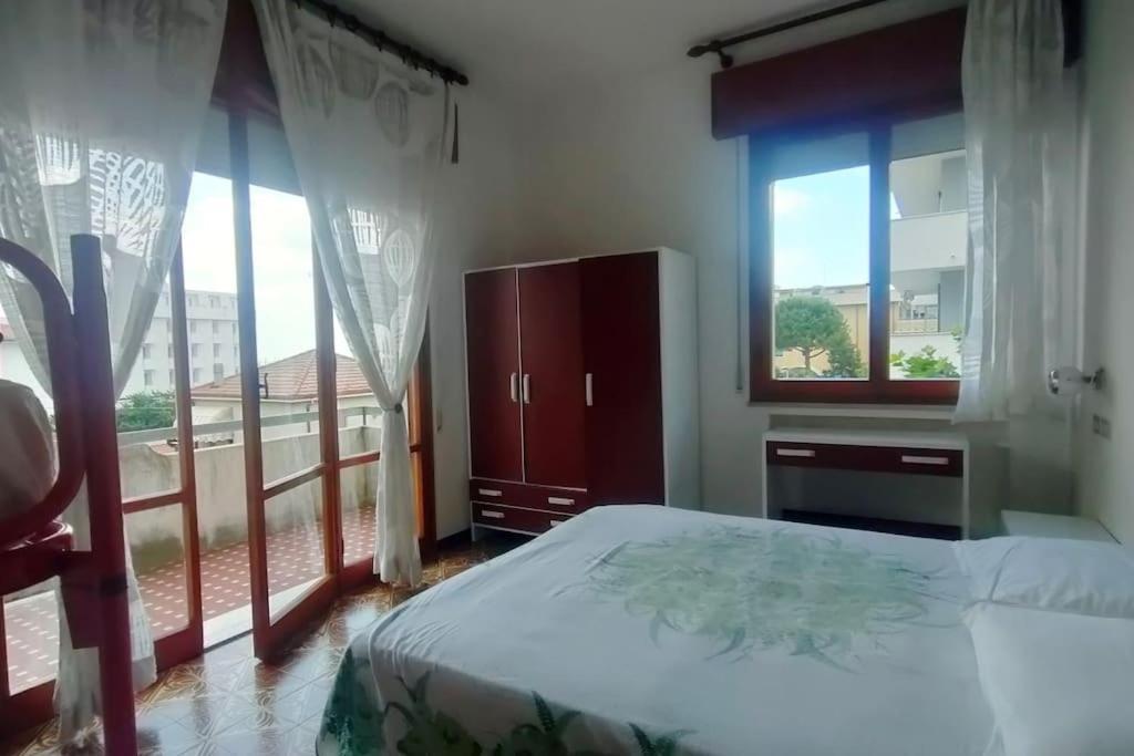 Borghesi Fronte Con Parcheggio Privato Appartamento *
