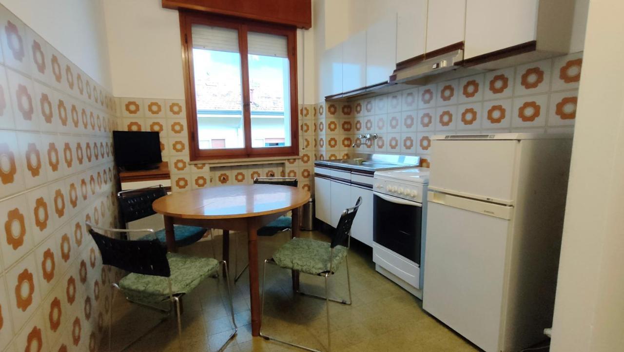 Borghesi Fronte Con Parcheggio Privato * Rimini