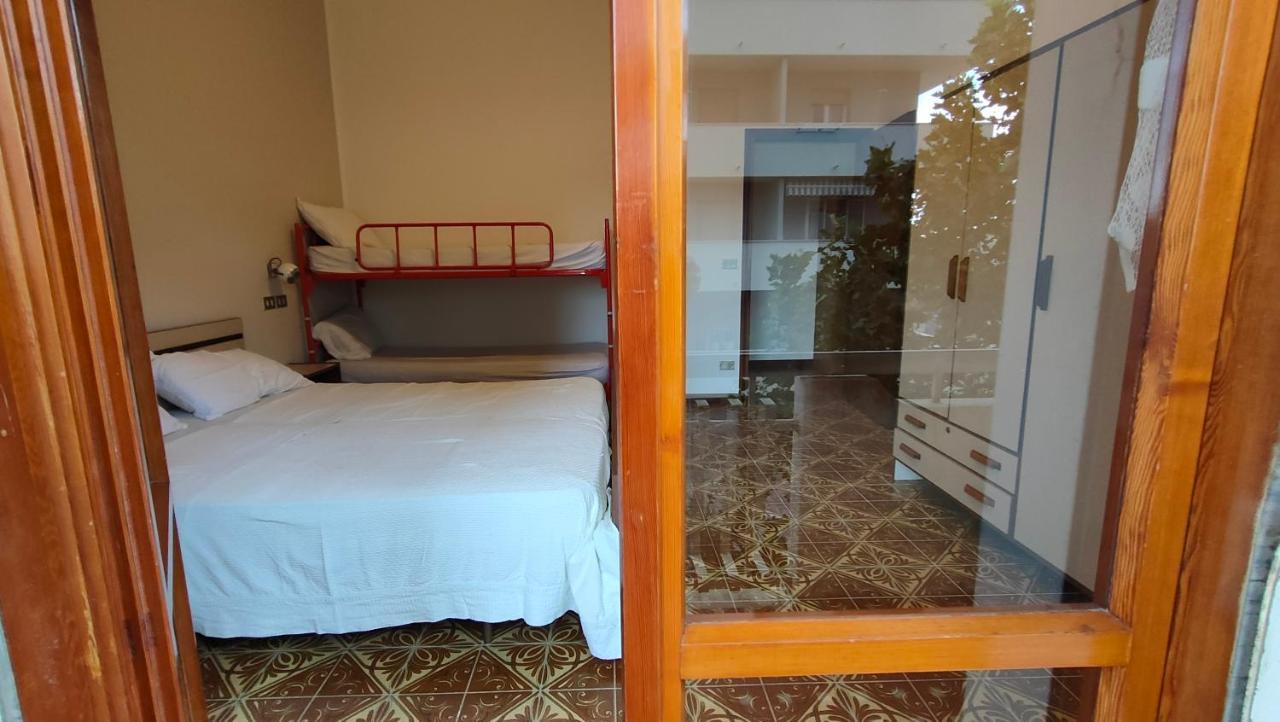 Appartamento Borghesi Fronte Con Parcheggio Privato *